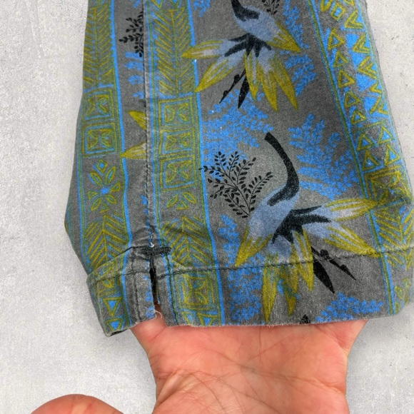 Pacific Scene Hawaiian Button-Up Shirt Size XL - Picture 4 of 6